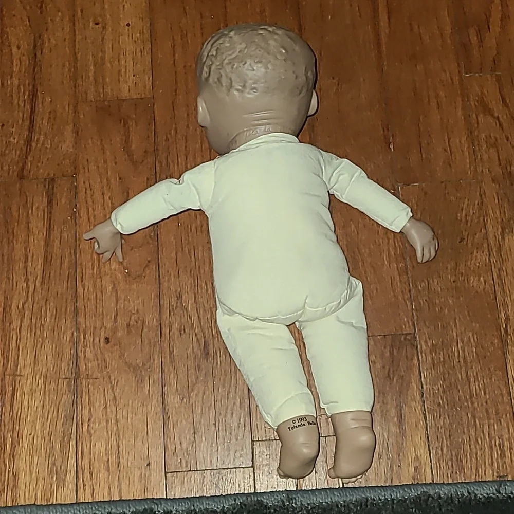 1993 YOLANDA bello‎ Porcelain Baby Doll Vintage Dress